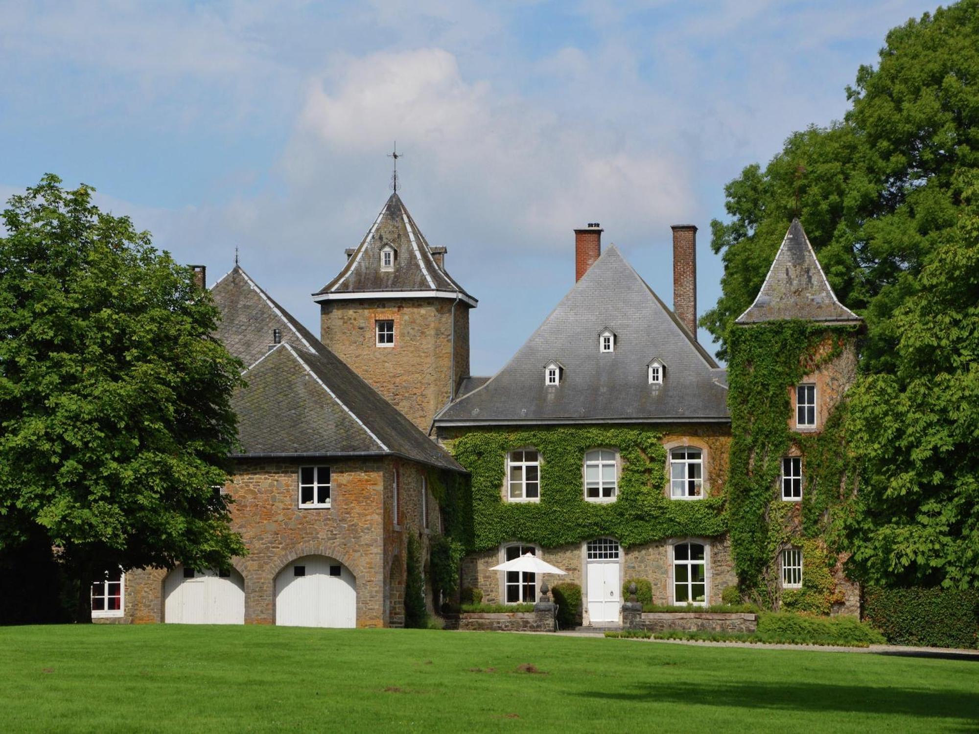 הוילה Delightful Castle In Bastogne With Bubble Bath מראה חיצוני תמונה