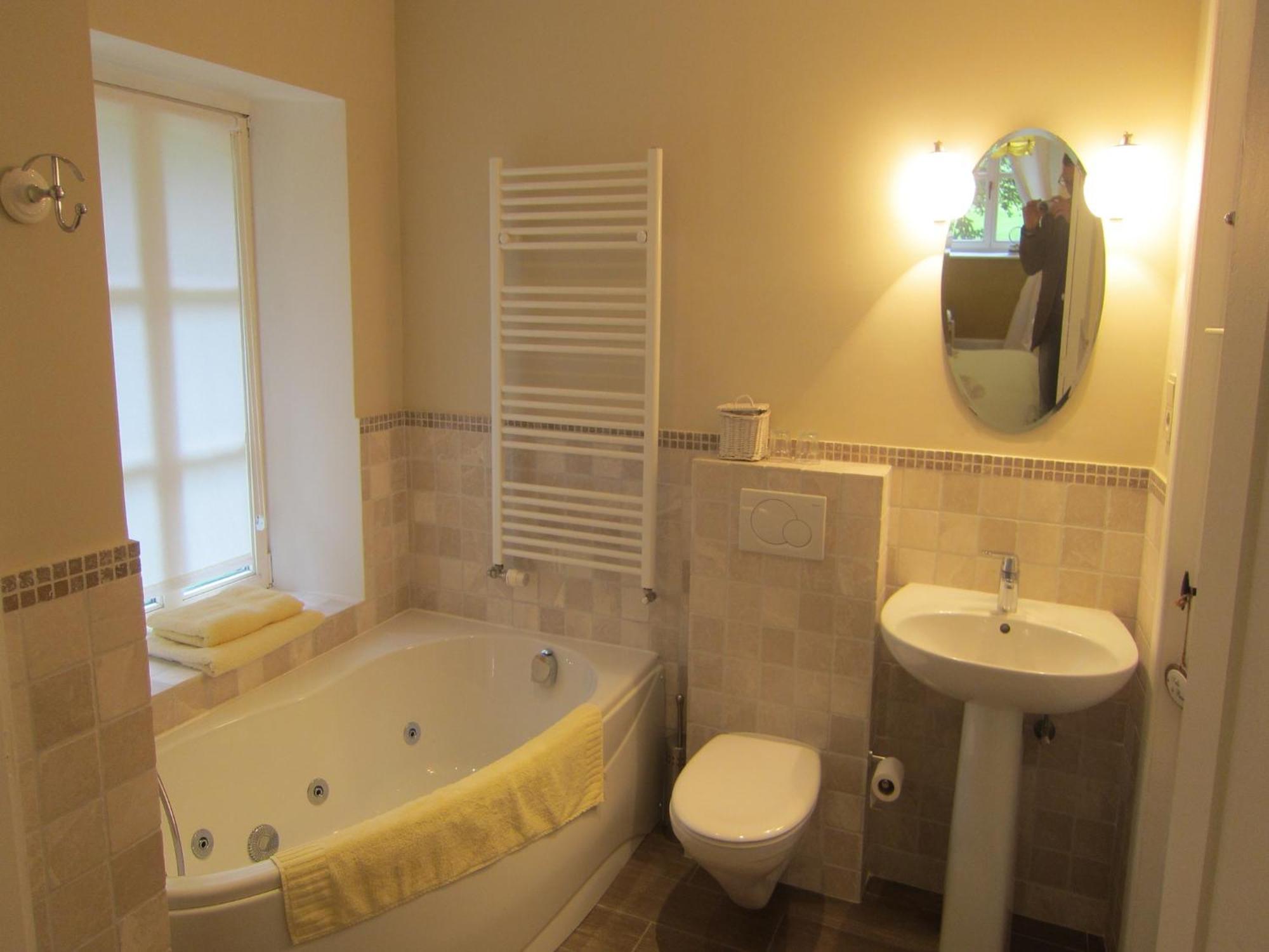הוילה Delightful Castle In Bastogne With Bubble Bath מראה חיצוני תמונה